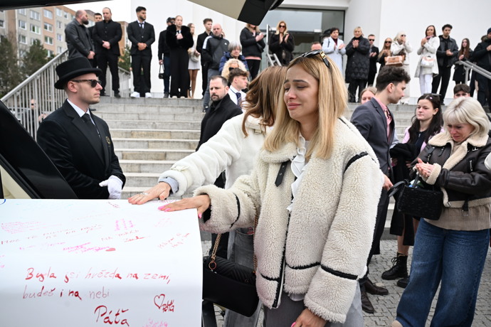 Hosté se naposledy loučili s Mínou.