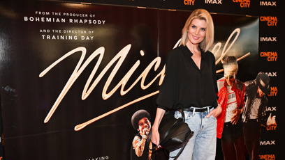 FOTO: Iveta Lutovská dorazila v dobré náladě.