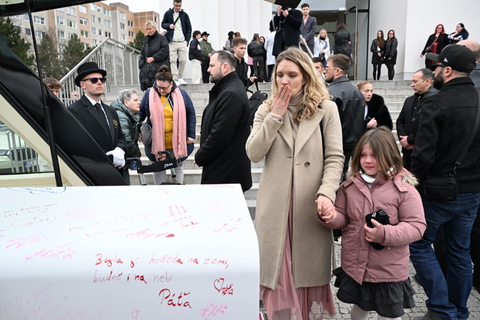 Hosté se naposledy loučili s Mínou.