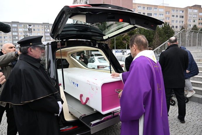 Rakev Dominiky Elischerové. 