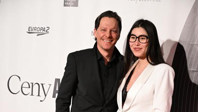 FOTO: Naomi Adachi s partnerem.