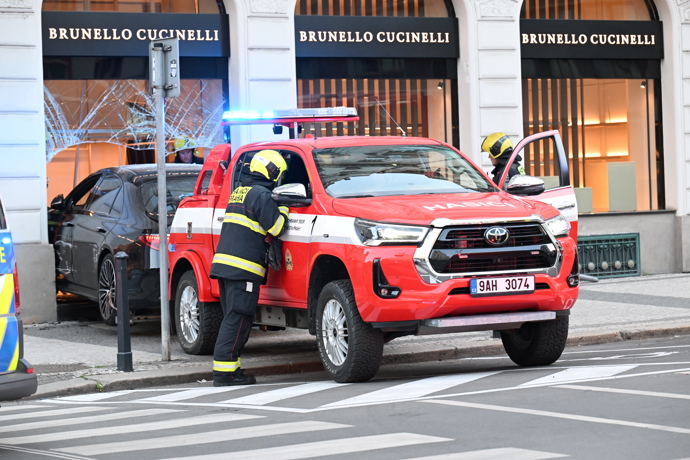 Vyšetřování nehody pokračuje, ale podle mluvčího policie nebyla zjištěna žádná přítomnost alkoholu ani drog u řidičky. 