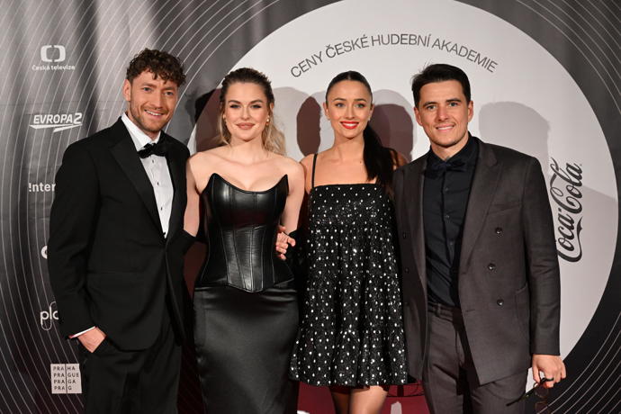 Martin Dubovický a Jakub Kotek s partnerkami. 