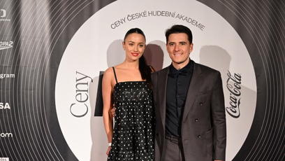 FOTO: Jakub Kotek s krásnou partnerkou.