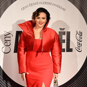 Zpěvačka Ewa Farna, jak jsme ji mohli aktuálně vidět na předávání Cen Anděl. 