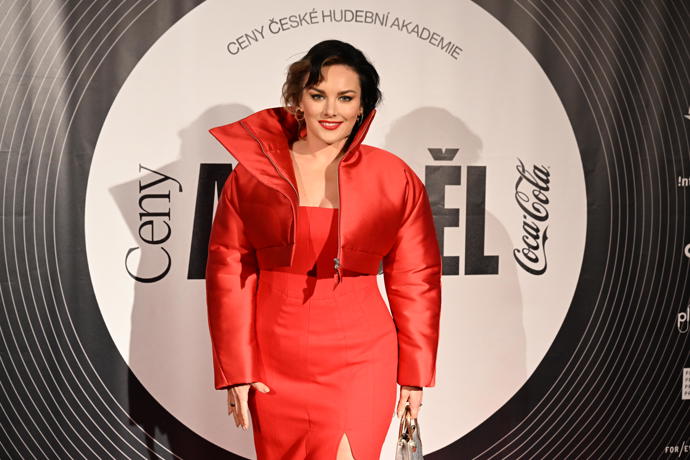 Zpěvačka Ewa Farna, jak jsme ji mohli aktuálně vidět na předávání Cen Anděl. 