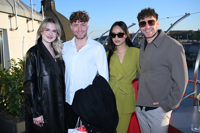 Martin Dubovický a Miroslav Dubovický se svými partnerkami. 