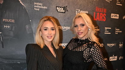 FOTO: Rika Fane hodila muže za hlavu a vyrazila na dámskou jízdu s kamarádkou.