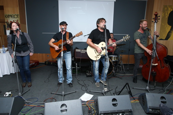 Roman Horký a kapela Kamelot.