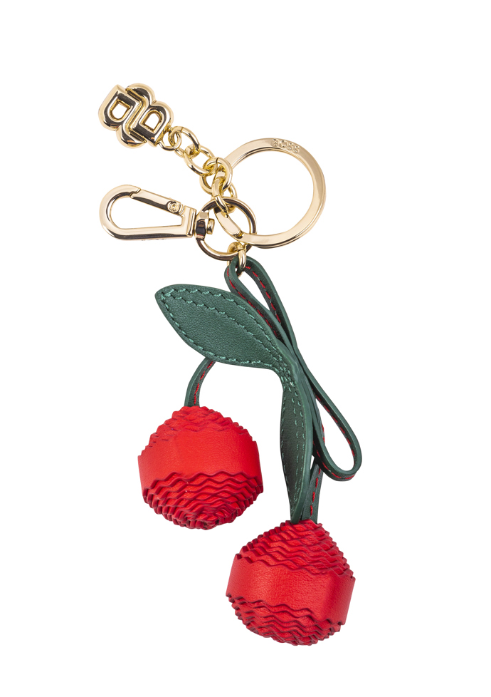 Přívěšek na kabelku, BOSS, 1990 Kč (outletová cena 975 Kč)