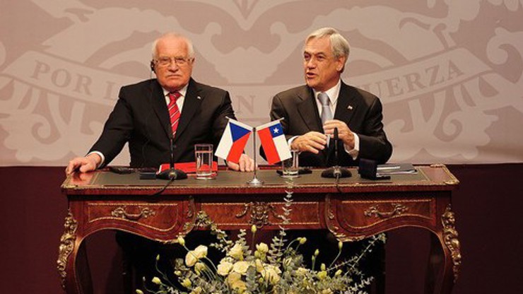 Piňera s Klausem v osudný moment.