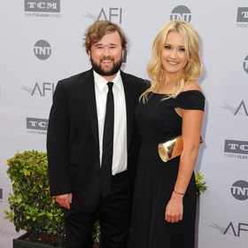 Haley Joel Osment má ovšem i stejně talentovanou sestru Emily, která se prosazuje hlavně v komediích. Zaujala po boku Miley Cyrus v Hannah Montana, Malém Sheldonovi nebo Kominského metodě.