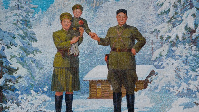 Nejšílenější mýty o Kim Ir-senovi: Borovou šiškou zneškodnil tank a zabilo ho tátovo proroctví