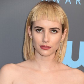 V mikro ofině jsme mohli vidět také herečku a zpěvačku Emmu Roberts.