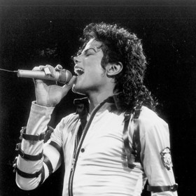 A takto se král popu představil na koncertě v Auburn Hills v americkém Michiganu roku 1988.