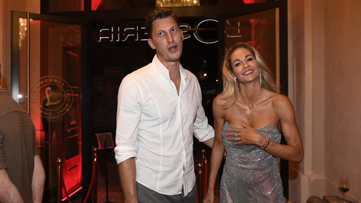 Tereza Barošová a Filip Neusser na otvíračce restaurace v Brně.