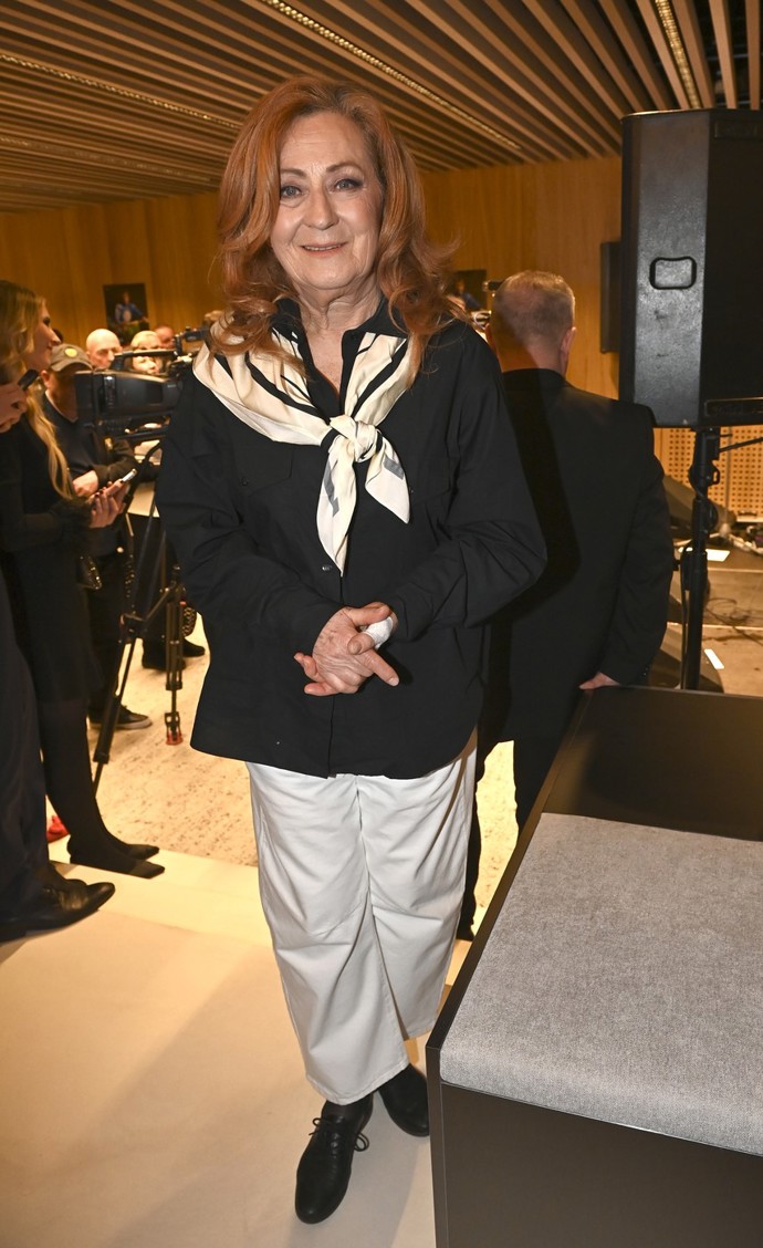 Rozsvítit černobílou kombinaci pomocí doplňků bravurně zvládá Simona Stašová.