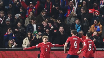 FOTO: Český tým se raduje z vítězství andd Dánskem.