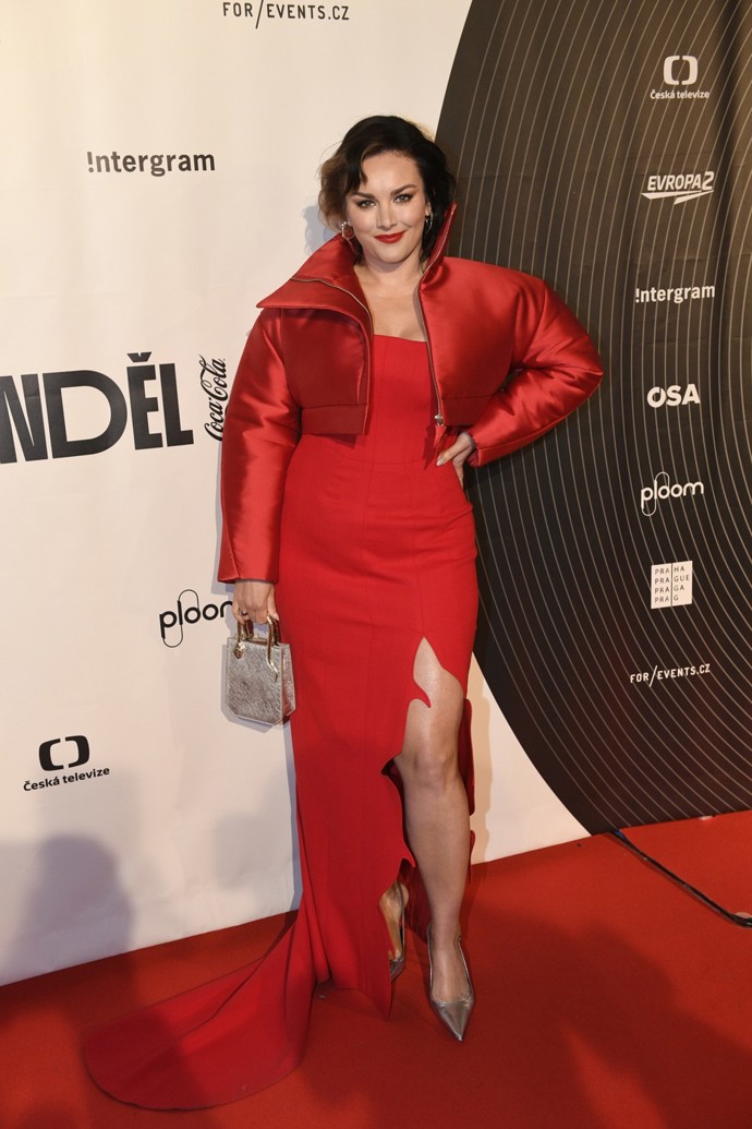 Ewa Farna v modelu návrháře Borise Krále na Cenách Anděl 2026.