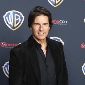 Tom Cruise je hollywoodskou hvězdou první velikosti. Proslavil se filmy Top Gun, Mission: Impossible nebo Valkýra.