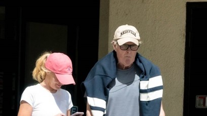 FOTO: David Hasselhoff byl spatřen s chodítkem.