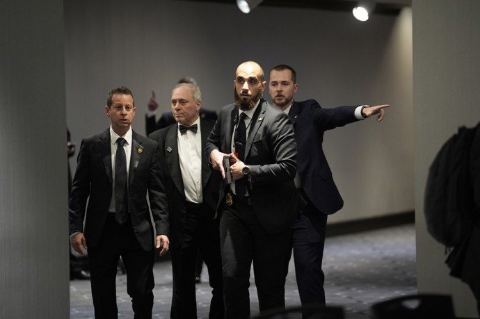 V budově hotelu, kde byl Donald Trump, došlo ke střelbě.