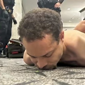 Útočník byl identifikován jako jednatřicetiletý Cole Tomase Allen.