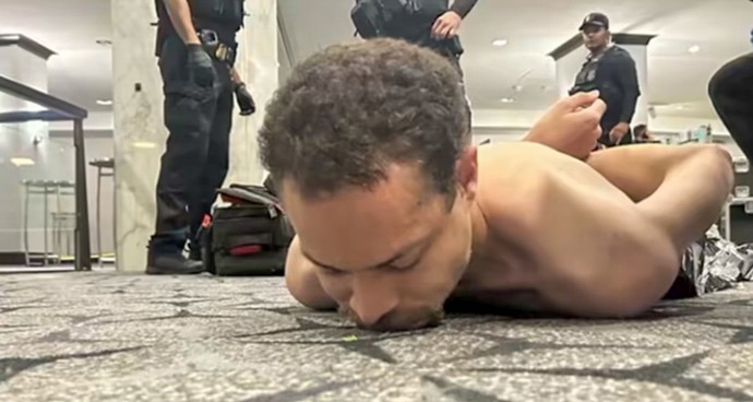 Útočník byl identifikován jako jednatřicetiletý Cole Tomase Allen.