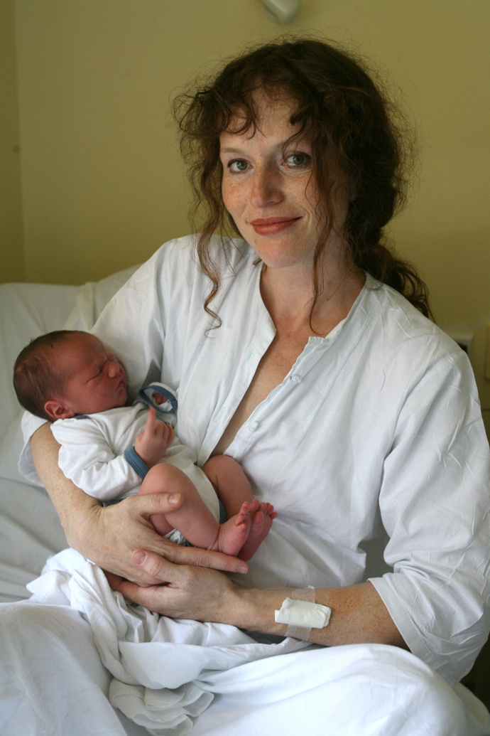Pyšná maminka s čerstvě narozeným synem Jeníčkem. 