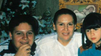 Manuela Escobar (vpravo)