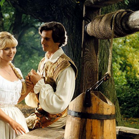 Pták Ohnivák: Princ Afron je odhodlán vysvobodit princeznu Elenu z moci zlého čaroděje Skeletona.