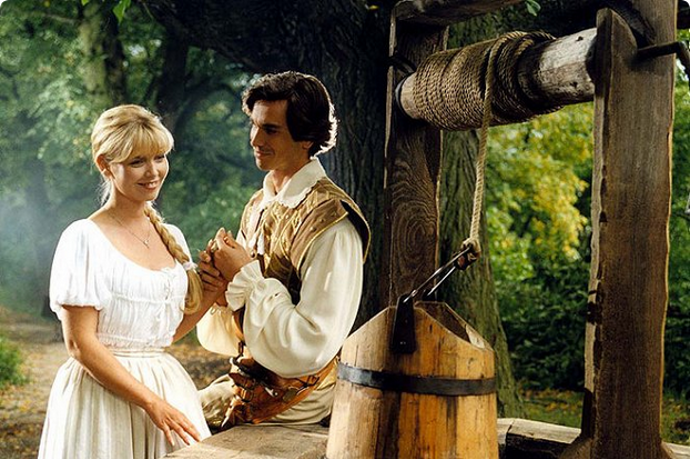 Pták Ohnivák: Princ Afron je odhodlán vysvobodit princeznu Elenu z moci zlého čaroděje Skeletona. 