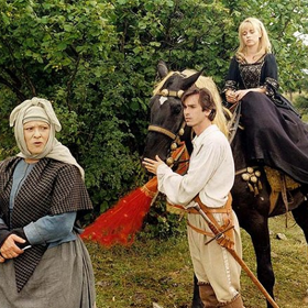 snímek z pohádky Pták Ohnivák (Jiřina Bohdalová, Manou Lubowski, Tina Ruland)