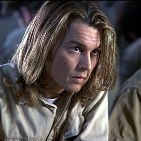 Kokain: V 70. letech zaznamenal mezinárodní obchod s drogami velký vzestup. V jeho středu stál zcela obyčejný muž jménem George Jung (Johnny Depp).