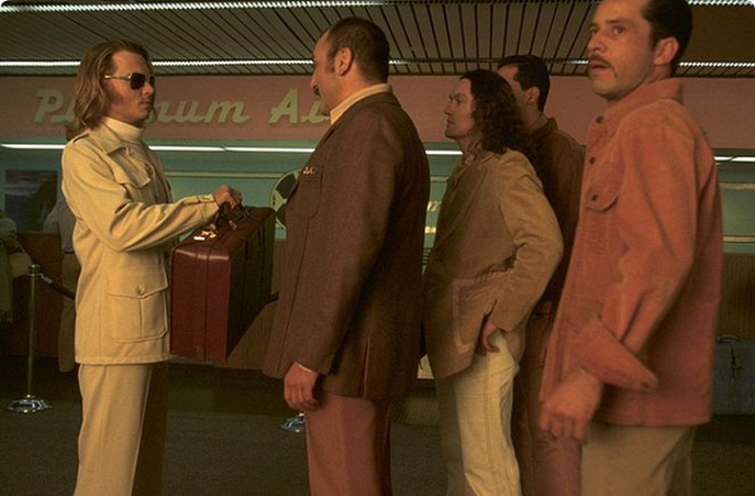 snímek z filmu Kokain (Johnny Depp)