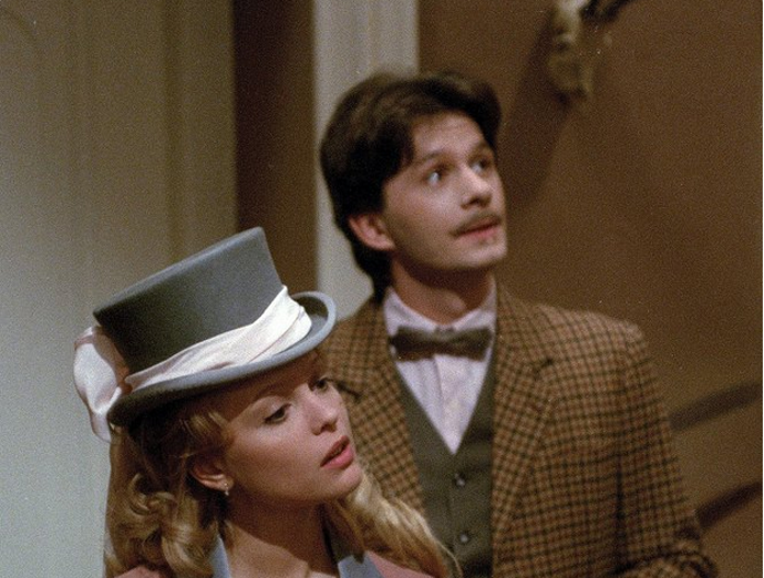 snímek z pohádky Lolinka a kníráč (Klára Apolenářová, Jan Šťastný)