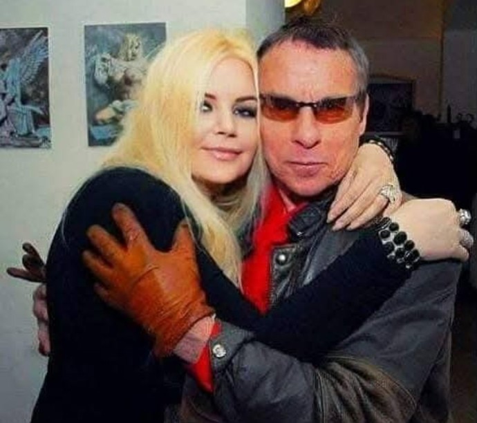 S Janem Saudkem ji svého času pojilo přátelství a záliba ve stejném druhu estetiky. 