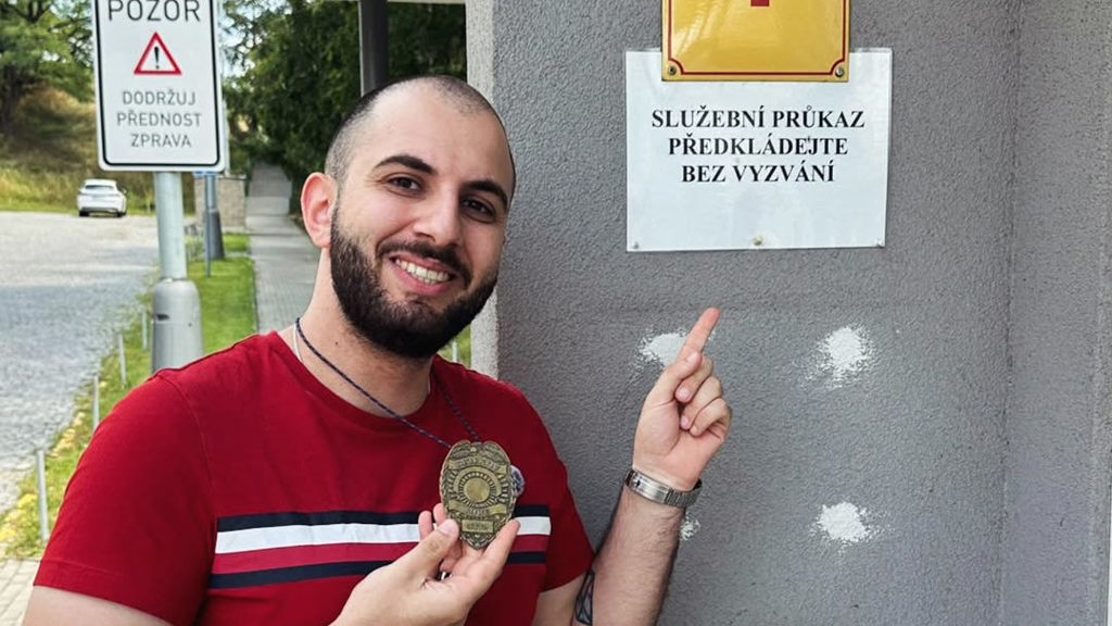 Mike Pán má co vysvětlovat.