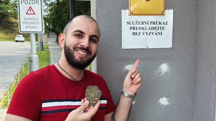 Mike Pán má co vysvětlovat.