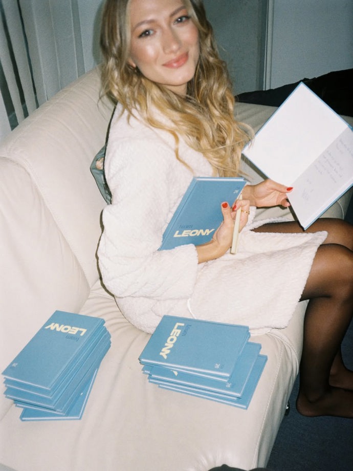 Německá zpěvačka Leony. 