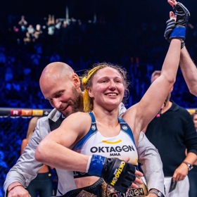 Pavol Neruda předal pás Lucii Szabové. 