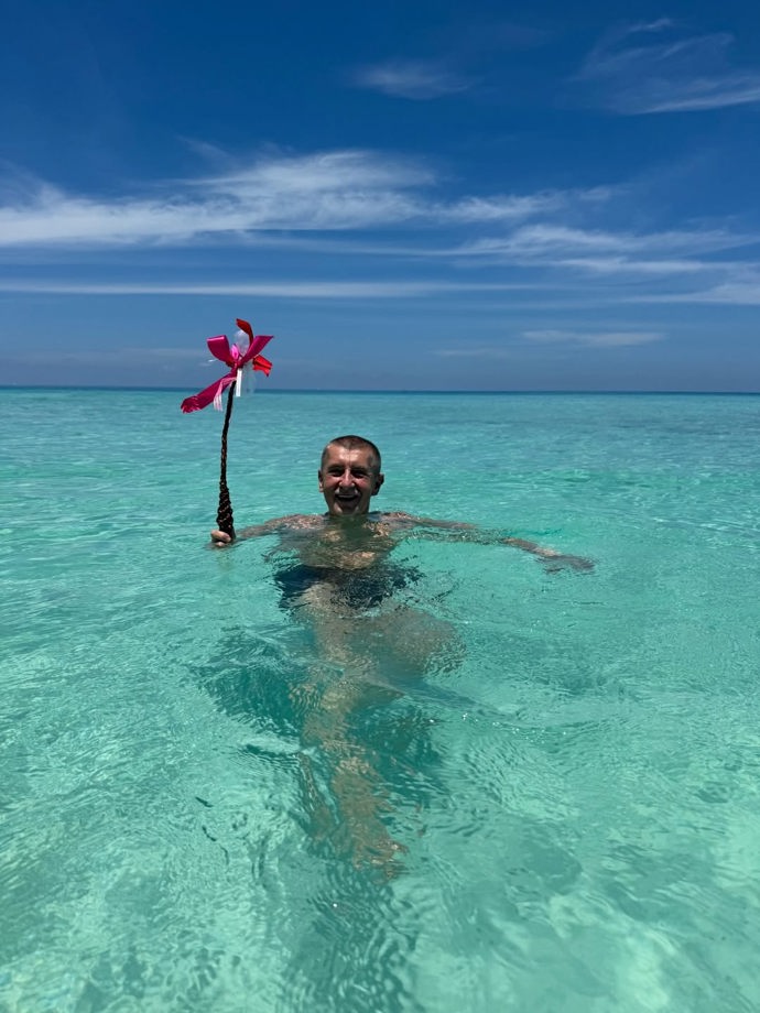 Andrej Babiš si užívá Velikonoce po svém.