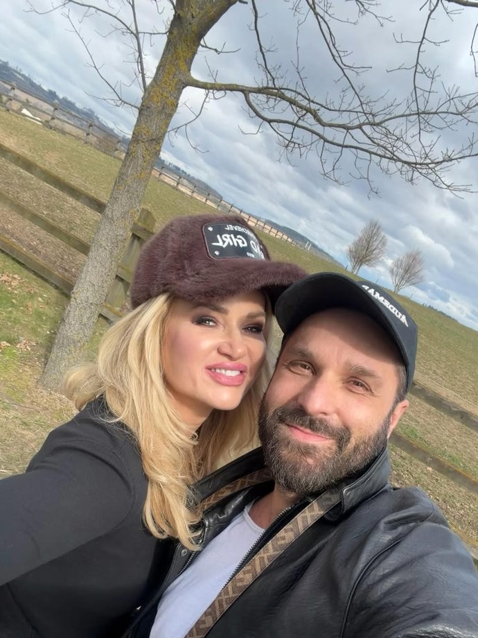 Monika Babišová si velikonoční svátky užívá po boku Ivana Šablatury.