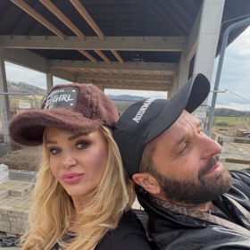 Monika Babišová vyrazila na Čapí hnízdo se svým kamarádem Ivanem Šablaturou.