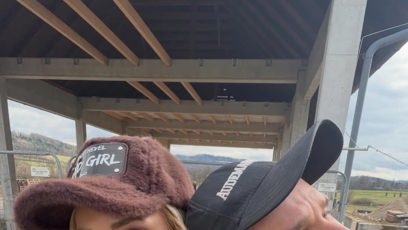 FOTO: Monika Babišová vyrazila na Čapí hnízdo se svým kamarádem Ivanem Šablaturou.