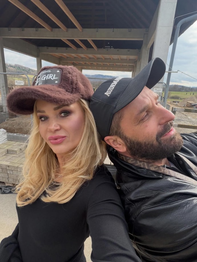 Monika Babišová vyrazila na Čapí hnízdo se svým kamarádem Ivanem Šablaturou.