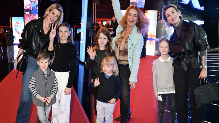 Mesarošová se synem, pyšná maminka Lutovská či rodinka Muzikářové. Celebrity se pochlubily dětmi 