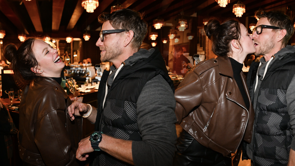 Zamilovaný Jaromír Nosek ukázal krásnou partnerku: S Ivetou předvedli vášnivý polibek 