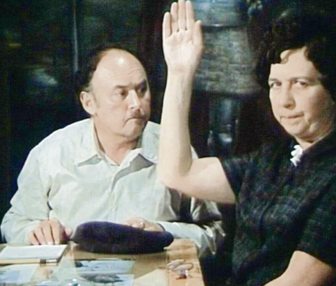 Věra Tichánková coby Černá kronika Pilátová. 