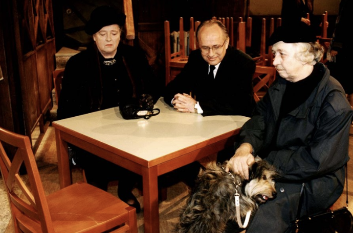 Věra Tichánková v seriálu Hospoda. 